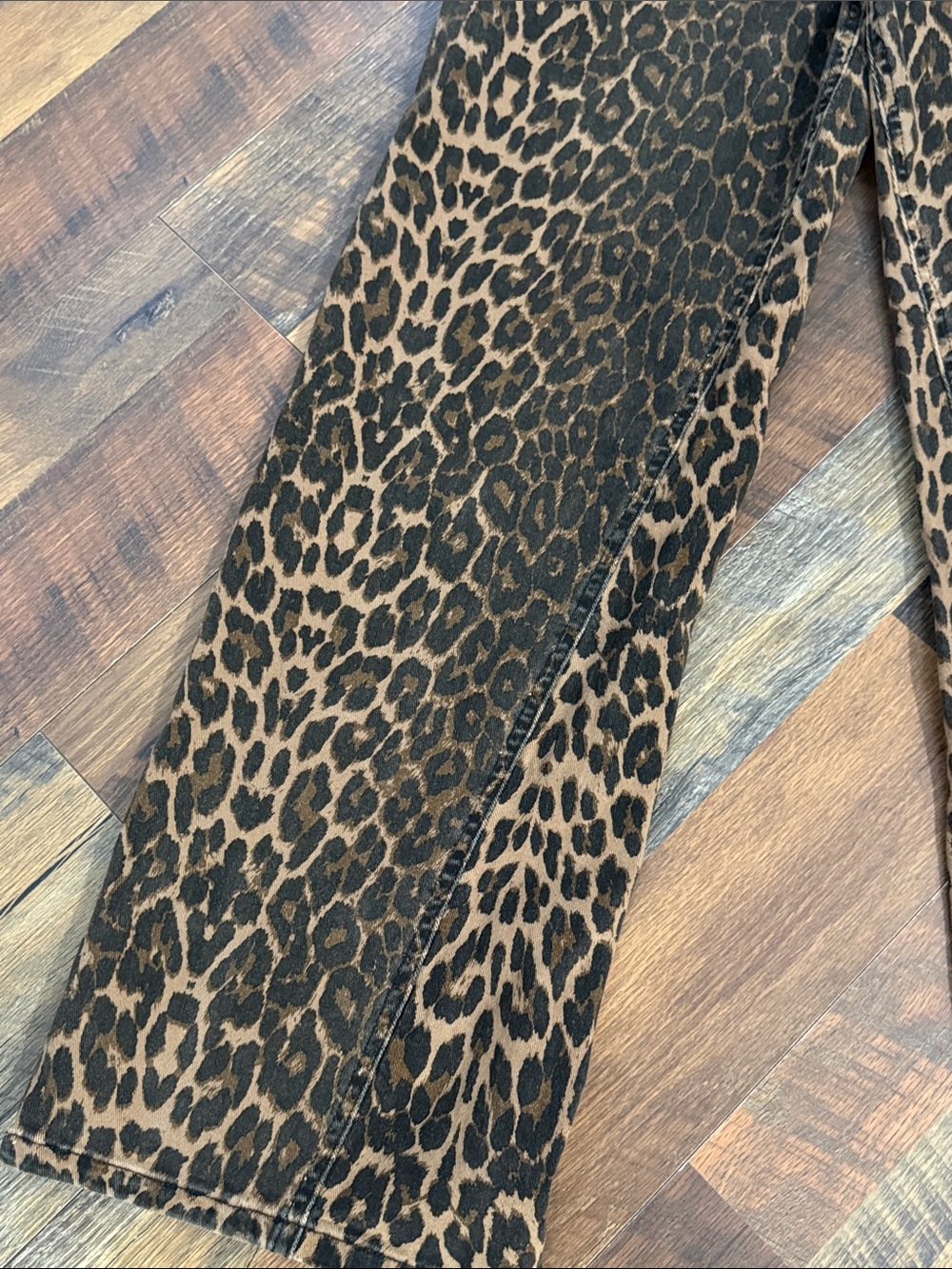 Heart Hips Leopard Print Wide Leg Jeans Size Medium Animal Print Denim - Picture 9 of 10